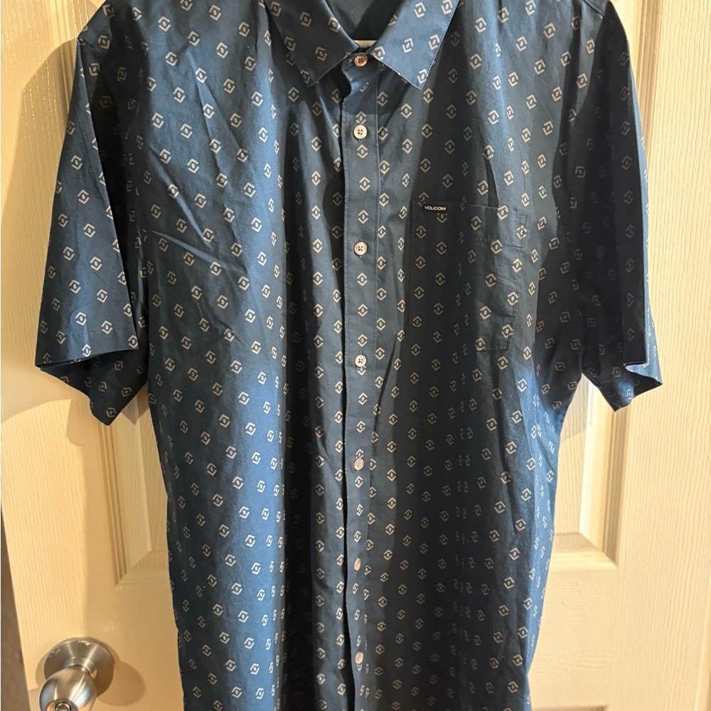 Volcom Blue Casual Button Down Shirt with Geometric Pattern